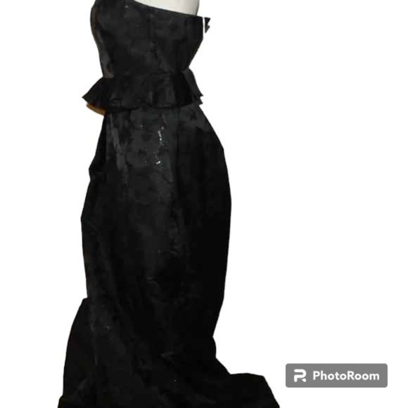 ML Monique Lhuillier Strapless Floral Jacquard Peplum Gown - Picture 7 of 16